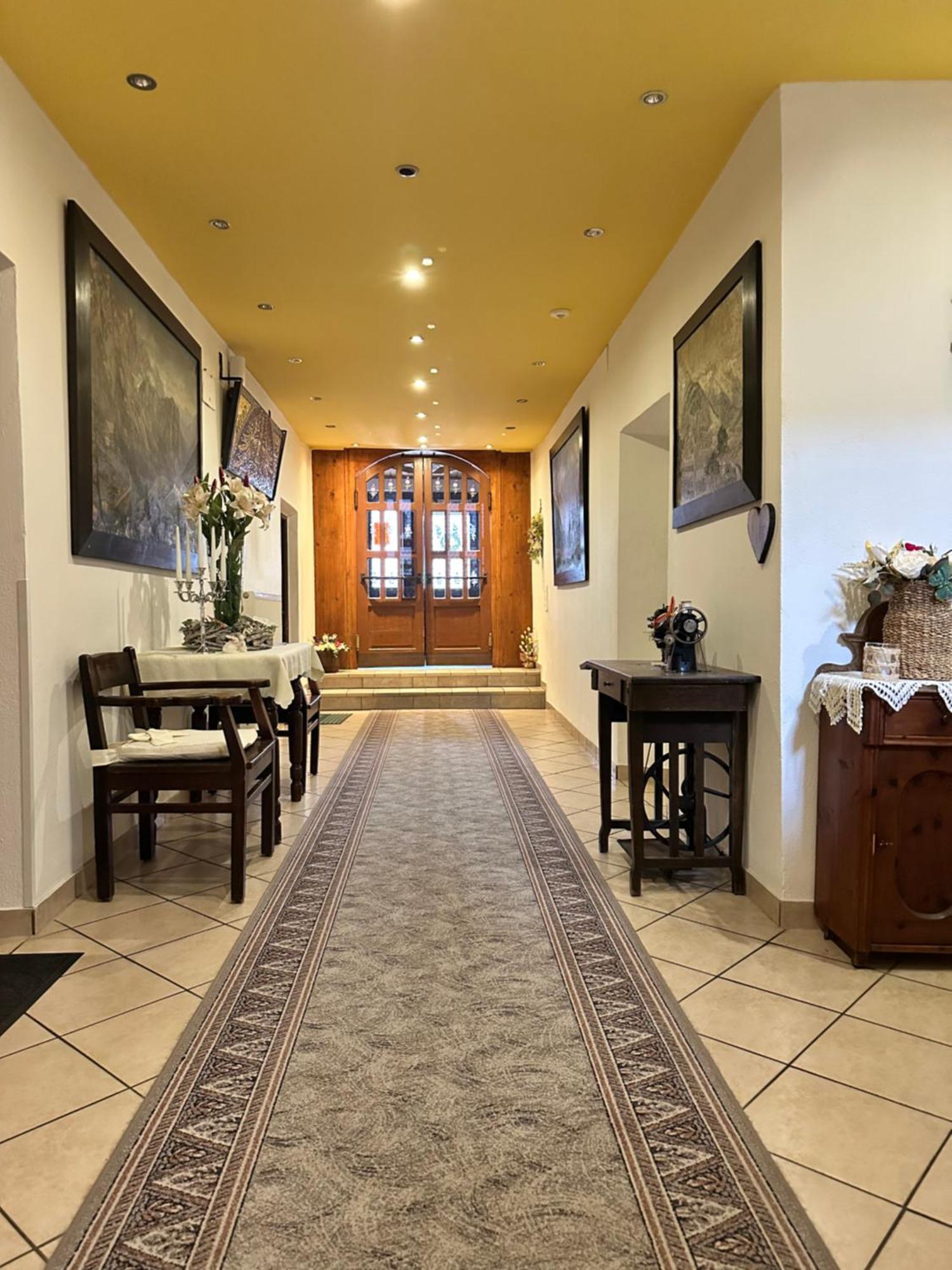 Bed and Breakfast Goldener Adler Scharnitz Exterior foto